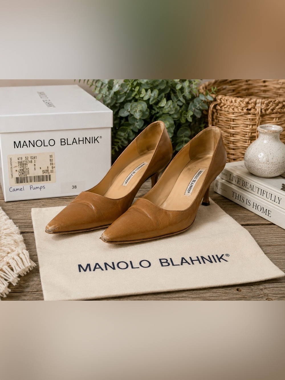 Manolo Blahnik Camel Leather Pointed Toe Pumps Heels Size 38 Italy